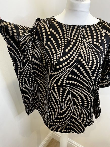 Mint Velvet ‘Nancy’ Black Satin Printed Top Size Small (UK 8-10) RRP £69 - Picture 3 of 8